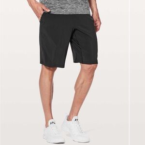 Lululemon Medium THE Short Linerless Men's Black Lightweight Gym Athletic Shorts